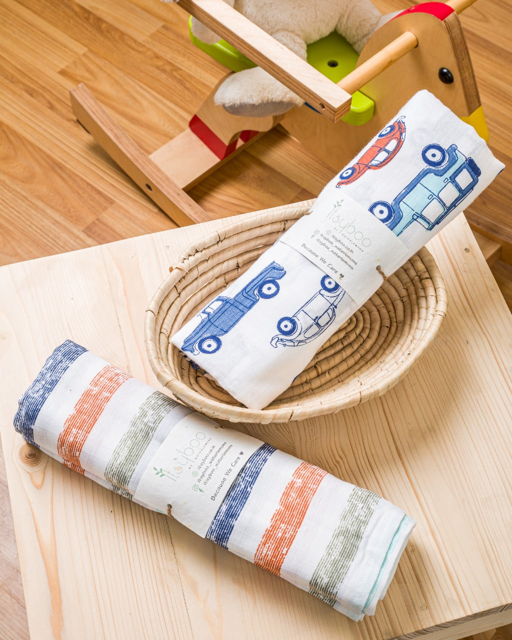 CAR AND STRIPE MUSLIN SWADDLE - ITSYBOO