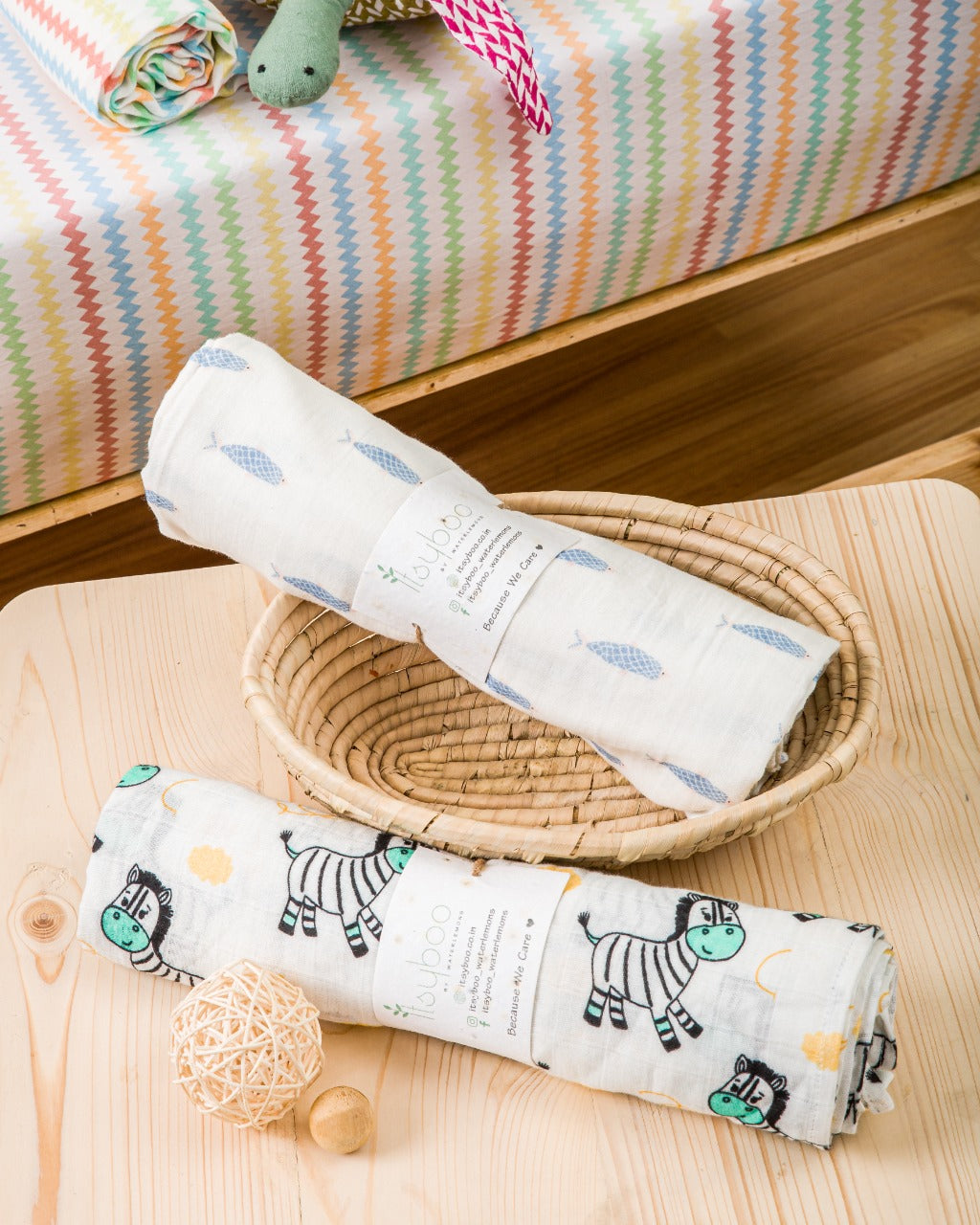 ZEBRA AND FISH MUSLIN SWADDLE - ITSYBOO