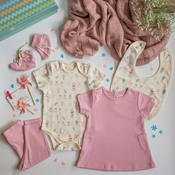 7 Piece Baby Shower Gift Set- Flower & Pink